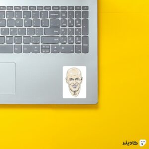 استیکر لپ تاپ نقاشی چهره زیدان روی لپتاپ
