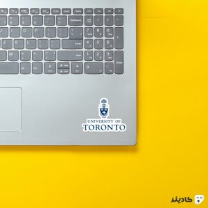 استیکر لپ تاپ استیکر علمی - لوگوی دانشگاه تورنتو روی لپتاپ