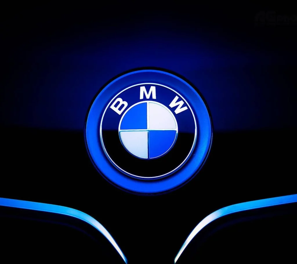 شرکت بی ام و /bmw یک شرکت خودرسازی آلمانی است که جزو پرطرفدارترین شرکت‌های خودروسازی جهان است و در رده پنج شرکت برتر خودروسازی جهان قرار دارد.