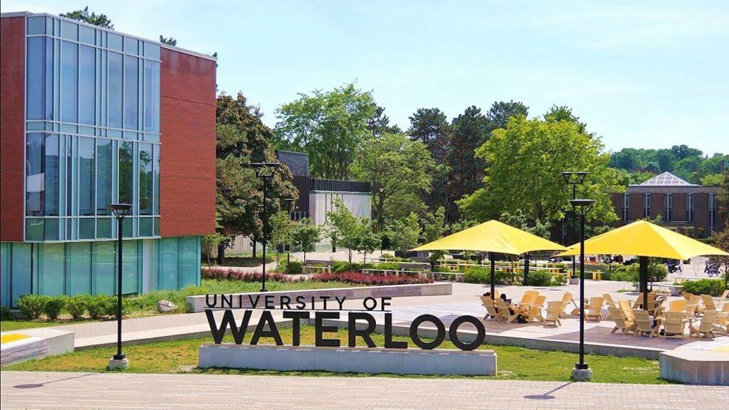 دانشگاه واترلو یکی از برترین دانشگاه‌های کشور کانادا است که در استان اونتاریو واقع شده است. تعدادی از ایرانیان معروف از این دانشگاه فارغ‌التحصیل شده‌اند.