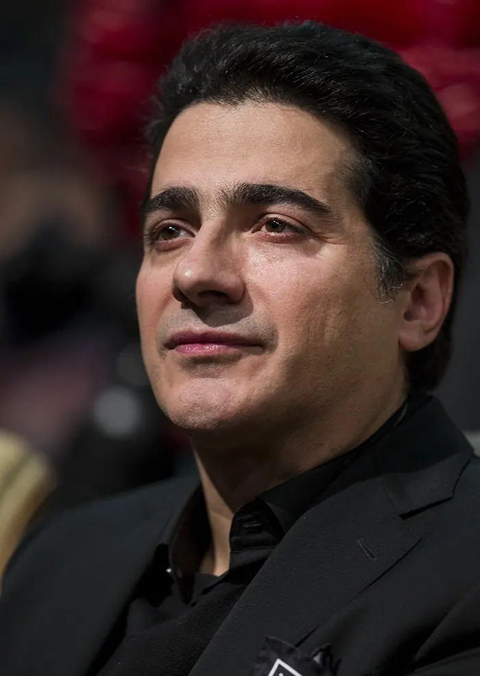 همایون شجریان فرزند محمدرضا شجریان خواننده مطرح ایرانی است که در زمینه موسیقی سنتی کار می‌کند. همایون‌ شجریان چندین آلبوم منتشر کرده است.
