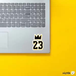 استیکر لپ تاپ لبران جیمز - پادشاه شماره ۲۳ روی لپتاپ