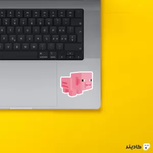 استیکر لپ تاپ ماینکرفت - خوک روی لپتاپ